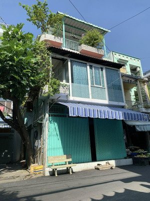 chính chủ lâu đời gởi bán căn góc nguyễn văn công (hẻm xe tải + 69m2 + 3 tầng + vị trí kinh doanh )