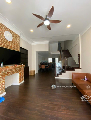 bán nhà đẹp hẻm xe hơi 6m, diện tích sàn 220m2 cách hồ xuân hương 500m, 1 trệt 2 lầu 1 áp