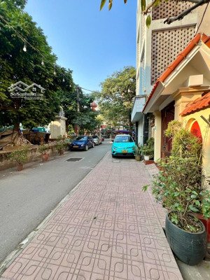 bán nhanh cho đt bà triệu 46m2 9.5 tỷ, xpander đỗ cửa, 2 mặt ngõ. 5m mặt phố ô tô tránh