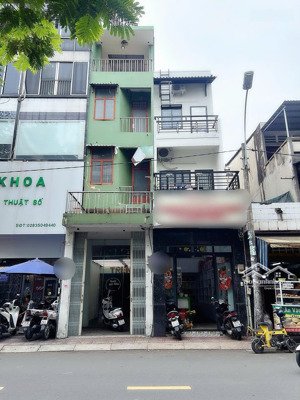 cho thuê nhà nguyên căn mặt tiền đường bà hạt quận 10. ngang 3,1m, dài 13,5m. 4 tầng