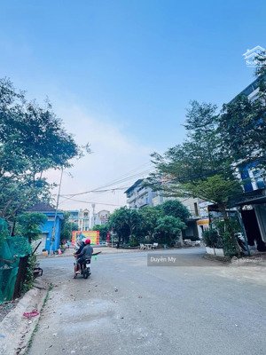 cần bán gấp lô khu kiến á plb dt 5x31m gần công viên đường rộng thông thoáng shr