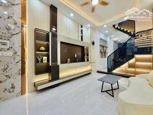 siêu phẩm 4 tầng mới xây tại nguyễn văn khối - hẻm thông đối diện mercedes quang trung