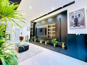 Cho thuê nhà Dương Văn Bé, Hai Bà Trưng NHÀ ĐẸP - THANG MÁY 45m x 5T giá 16 triệu