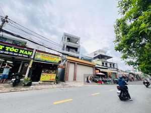 bán đất tặng nhà 2 tầng - khu nhà ở víp khang trang - hxh né nhau -gần hoàng diệu 2 -