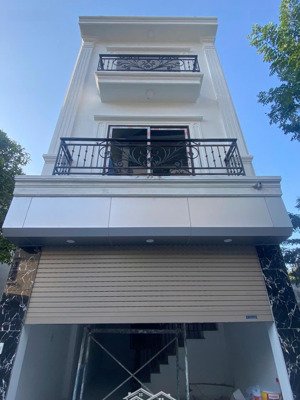 rẻ nhất rộng nhất đẹp nhất. nhà xây độc lập giáp vân côn gần đại lộ thăng long 52.2m2*3t ôtô đỗ gần