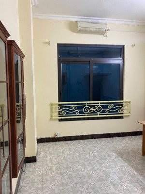 chính chủ cho thuê nhà 5 tầng đầu ngõ 62 ngọc hà ba đình hà nội : 