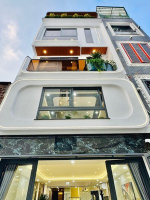 giảm mạnh nhà đường 6m nguyễn đình chiểu-p5=q3 giá 4tỷ3/68m2 cho thuê 27tr gần chợ vườn chuối