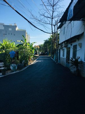 hạ giá mạnh còn ngay hiệp bình chánh, tđ. dt 68m2 nhà hoàn công đủ hxh shr