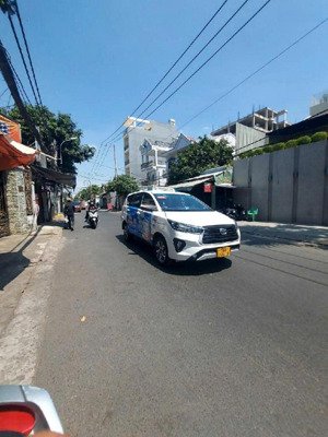 cực phẩm biệt thự view sông tọa lạc tại quận 7 thiếc kế kiến trúc châu âu sang trọng