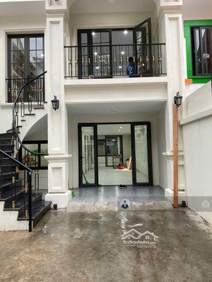 bán nhà vườn hoàn thiện siêu đẹp khu a geleximco giá nhỉnh 26 tỷ. liên hệ em 