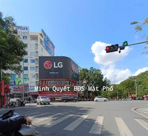 cho thuê nhà mặt đường nguyễn đức cảnh view hồ, mặt tiền 5.1m vuông vắn, dt 133m2, nhà 1.5 tầng