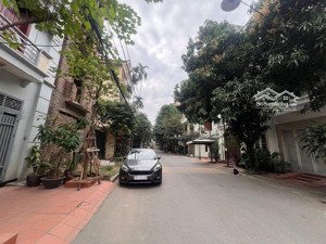 bán biệt thự liền kề phân lô công an cao cấp bồ đề long biên vỉa hè ô tô tránh 80m2 mt 8,2m