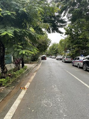 chính chủ cầnbán gấp liền kề dự án foresa xuân phương tasco giá chỉ 19 tỷ!