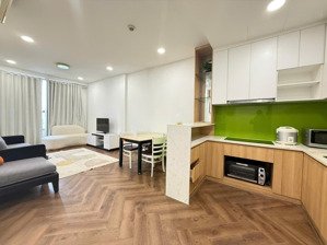 thuê icon 56 2pn 2wc 75m2 ban côn vỉew city thoáng ngay bên vân đồn quận 4 sát q1 q2 lh 