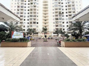 bán căn hộ 2pn có sổ hồng đầy đủ nội thất chung cư cao ốc b ngô gia tự phường 2 quận 10