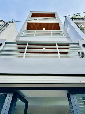 cần bán gấp nhà lê hồng phong-p10-q10,gần ngã bảy lý thái tổ.giá 3tỷ900tr/78,8m2,đang cho thuê 30tr