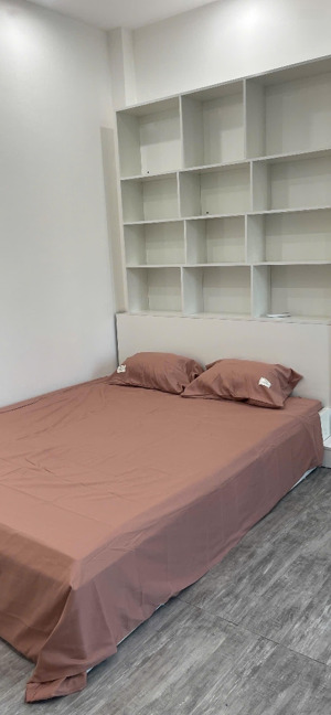 cần bán nhà đường quang trung 5 tầng 36m2 ngõ thông, đường ôtô, mt5m, full nội thất. giá 6.35 tỷ