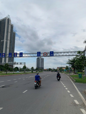 căn hộ dịch vụ nguyễn văn linh. chủ bán gấp để đi mỹ