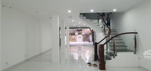 cho thuê nhà ở trung văn 95mx5 tầng, oto đỗ cửa làm văn phòng và ở