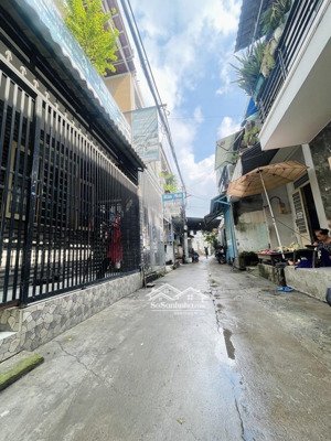 nhà 2 tầng thống nhất p15 sổ hồng riêng hoàn công 56m2 (4,8 x12) giá 4,5 tỷ