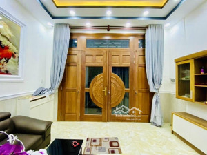 nhích 7 tỷ - 60m2, ngang 4,7m, 4 tầng, hẻm 6m quang trung