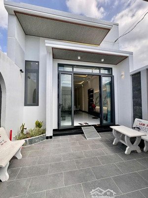 nhà mới xây cuối đường huỳnh văn nghệ mt hẽm kinh doanh buôn bán được trả trước 300 tr