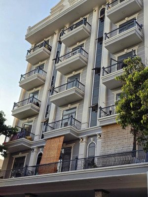 cho thuê phòng chdv - có gác - ban công riêng - sẵn máy lạnh - ngay chợ tân hương - quận tân phú