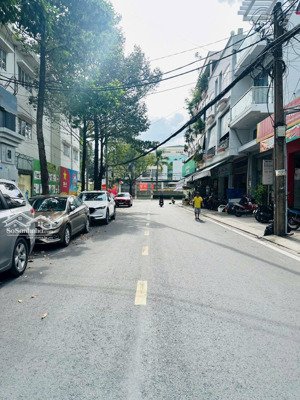 cho thuê nhà mặt tiền đường trần quang khải gần cửa hàng kimberly