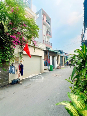 nhà đường số 9 hiệp bình phước sát bên vạn phúc city 3 tầng, dt: 178m2 ngang 7,6m