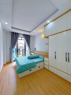 nhỉnh 8 tỷ sở hữu ngay nhà 4 tầng (4pn) full nội thất, 45m2, 2 mặt thoáng, hxh thích quảng đức, pn