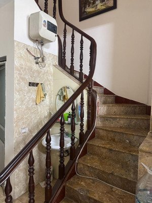 * bán nhà nguyễn chính, hoàng mai; 90 m2; 03 tầng; ô tô tránh; mt 4m; 18 tỷ.