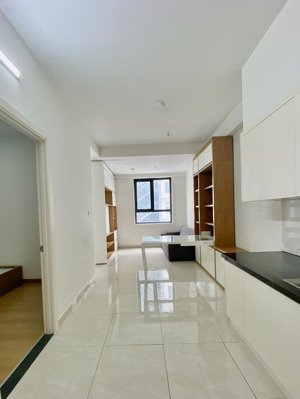 cho thuê ở ngay căn 2pn sài gòn intela, trống 5.5tr/tháng, sẵn nội thất từ 6tr/tháng.lh: 