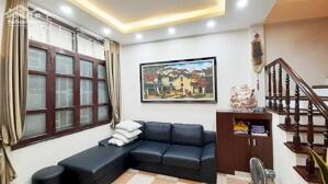 Bán nhà Hoàng Hoa Thám, Ba Đình, ô chờ thang máy, 2 thoáng, 40mx6t, 11.9 tỷ, 0985696268