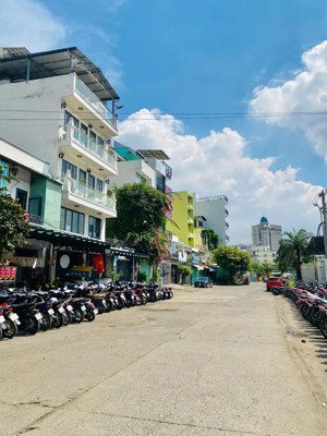 chỉ 19 tỷ sở hữu ngay nhà mặt tiền đường d2 ,nguyễn gia trí quận bình thạnh,dt 3.9x18m