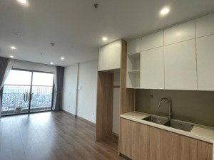 e chính chủ cần nhượng lại hd căn i2 2pn tầng 37 view đẹp căn 2pn1vs.