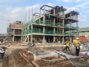 em có căn góc vuông vức 7 tỷ- ngoài ra có đất chỉ 5,4 tỷ chưa xây, mình xây tự do ạ