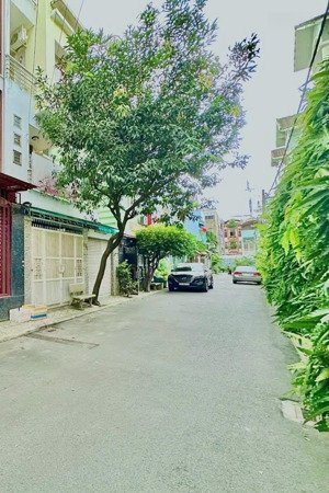 chính chủ bán căn nhà cho thuê 30 triệu, đ. tân hải - tân bình, giá 4tỷ330/91m2, e. town cộng hòa