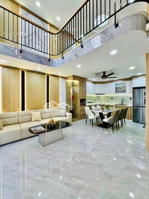 nhà mới full nội thất 5 tầng - có thang máy - nguyễn oanh p17 - hẻm xe hơi -50m2 - sát mặt tiền