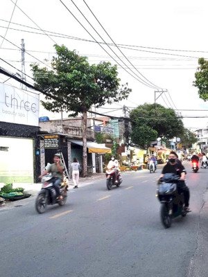 bán nhà kinh doanh spa giá 1 tỷ 850 kế bên trường thcs tân túc, nhà sổ riêng, ở hay cho thuê đều đc