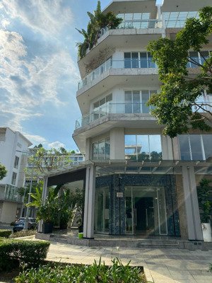 cho thuê nhà phố sala 5 tầng giá 108 triệu, nhà đã hoàn thiện đẹp có thang máy