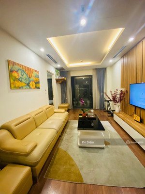 chính chủ bán nhanh căn 2 ngủ, 72m2 tại 90 nguyễn tuân, giá bán 7.5 tỷ. lh 