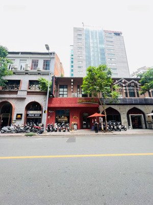 cực phẩm ! mặt tiền ngay lê thánh tôn, quận 1 - 9x18m 4 tầng - hđt: 200tr/th - giá 65 tỷ