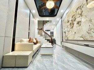 bán nhà riêng đẹp xuất sắc 9,9 tỷ, 34m2 tại ngọc khánh, ba đình, hà nội