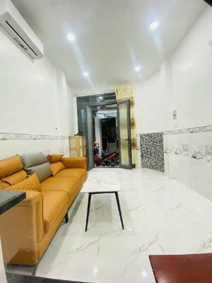 bán nhà 4 tầng trung tâm phú nhuận sổ nở hậu giá nhỉnh 4 tỷ