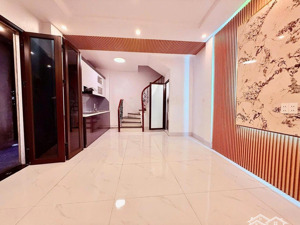 duy nhất bán nhà phố kim hoa, mới kính koong, oto tránh chỉ 10m, vài bước ra chợ , bv 35mx4tang