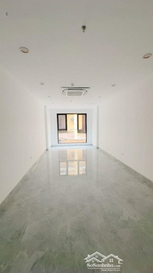 chính chủ bán nhà dt 50m2 giá hơn 6 tỷ .thanh trì nhà gần hồ công viên ô tô ngũ trong nhà nhà mới