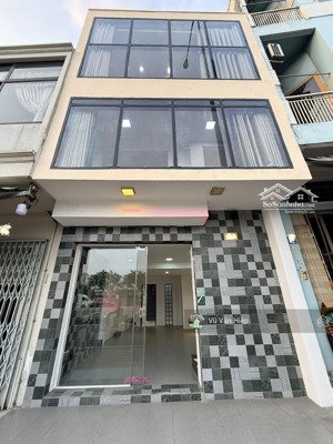 mặt tiền võ văn kiệt, 3 lầu 4.6m x 6m chỉ hơn 6 tỷ. lh hiệp realty