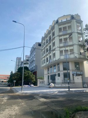 siêu vị trí -bán nhà góc 2 mặt tiền đường nguyễn thanh sơn q.2 -dt 16x20m- hầm 6 tầng - giá 65 tỷ