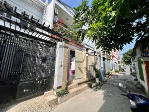 xe hơi đỗ cửa - dt lớn gần 100m2 - ở hoặc cho thuê - tân phú q7 - 200m qua phú mỹ hưng