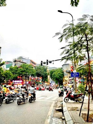 mặt phố lê thanh nghị - 2 mặt phố - 6 tầng - sổ vuông - giá đầu tư.